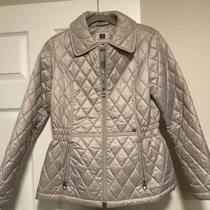 Laundry light weight jacket